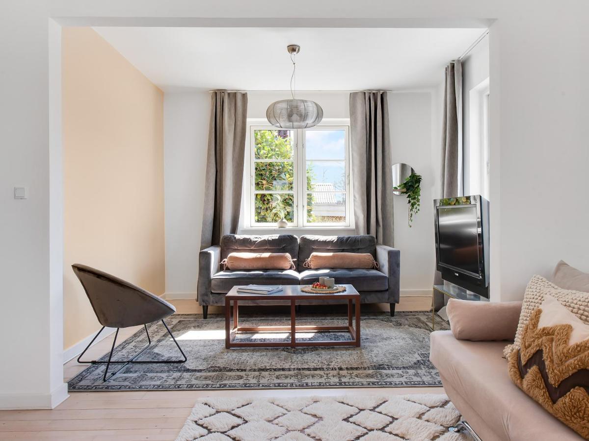 Sanders Charm - Endearing Two-bedroom With Shared Garden Lejlighed